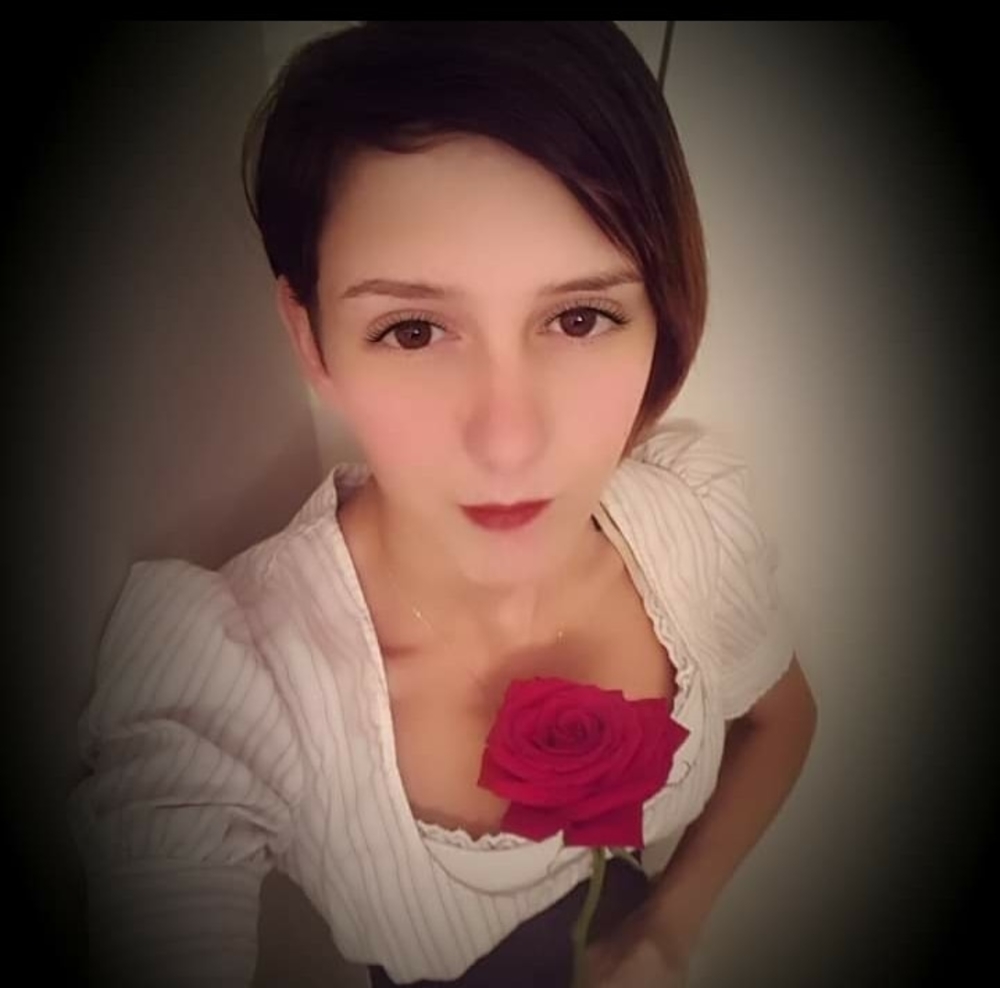 Meet your Posher, Hayli